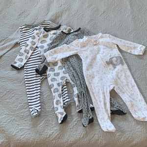 Bundle of 4 sleep-n-play outfits